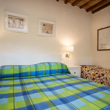 Casa Nocella A Bagnaia - Goelba Feriehus *